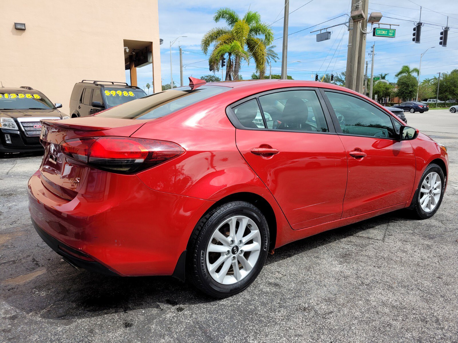 Used 2017 Kia Forte S image 10