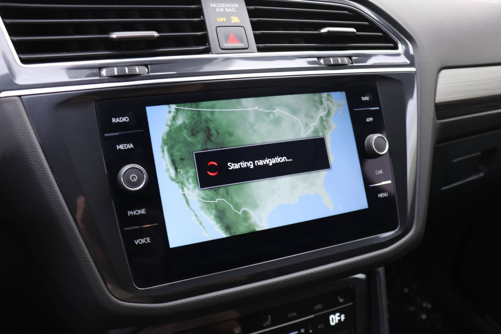 Used 2022 Volkswagen Tiguan SEL R-Line image 7