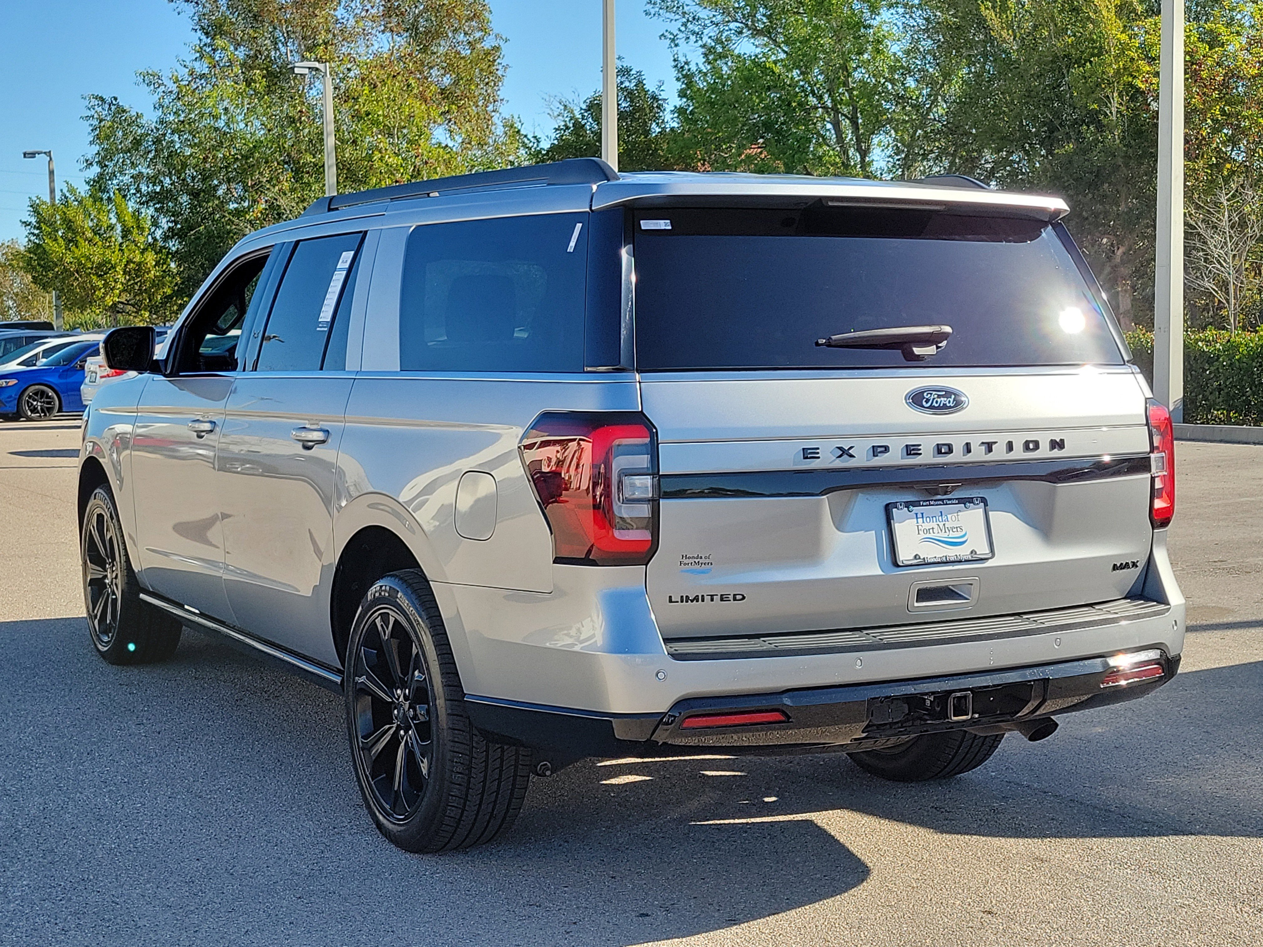 Used 2022 Ford Expedition Max Limited image 4