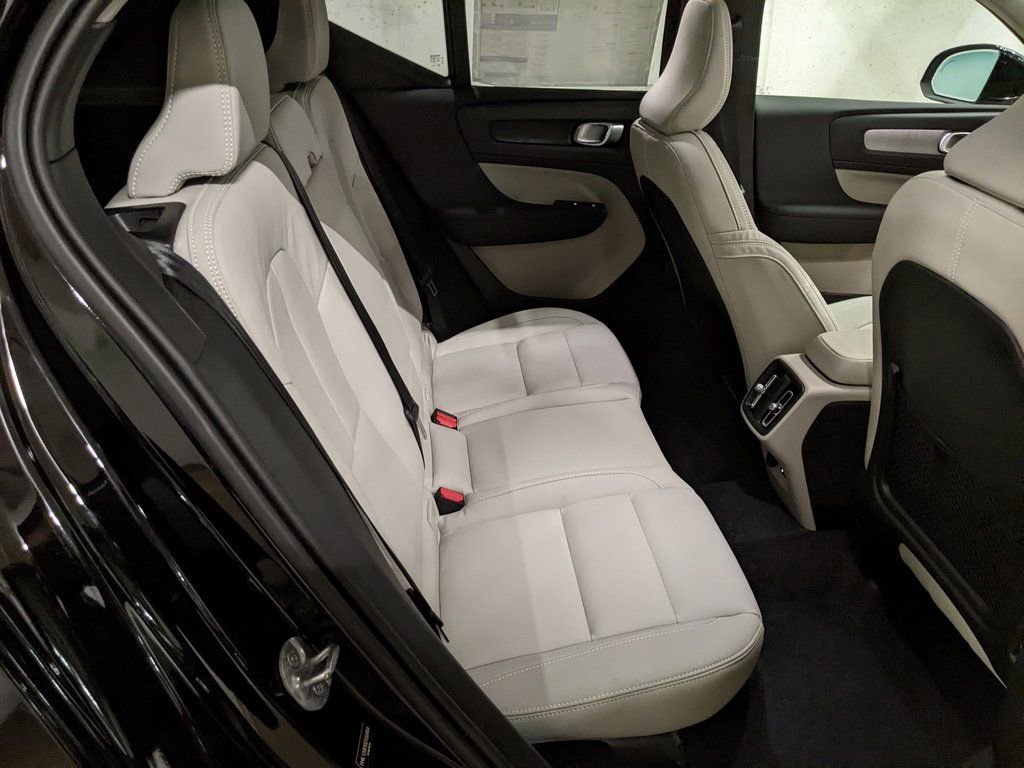 New 2025 Volvo XC40 B5 Plus w/ Protection Package Premier image 25