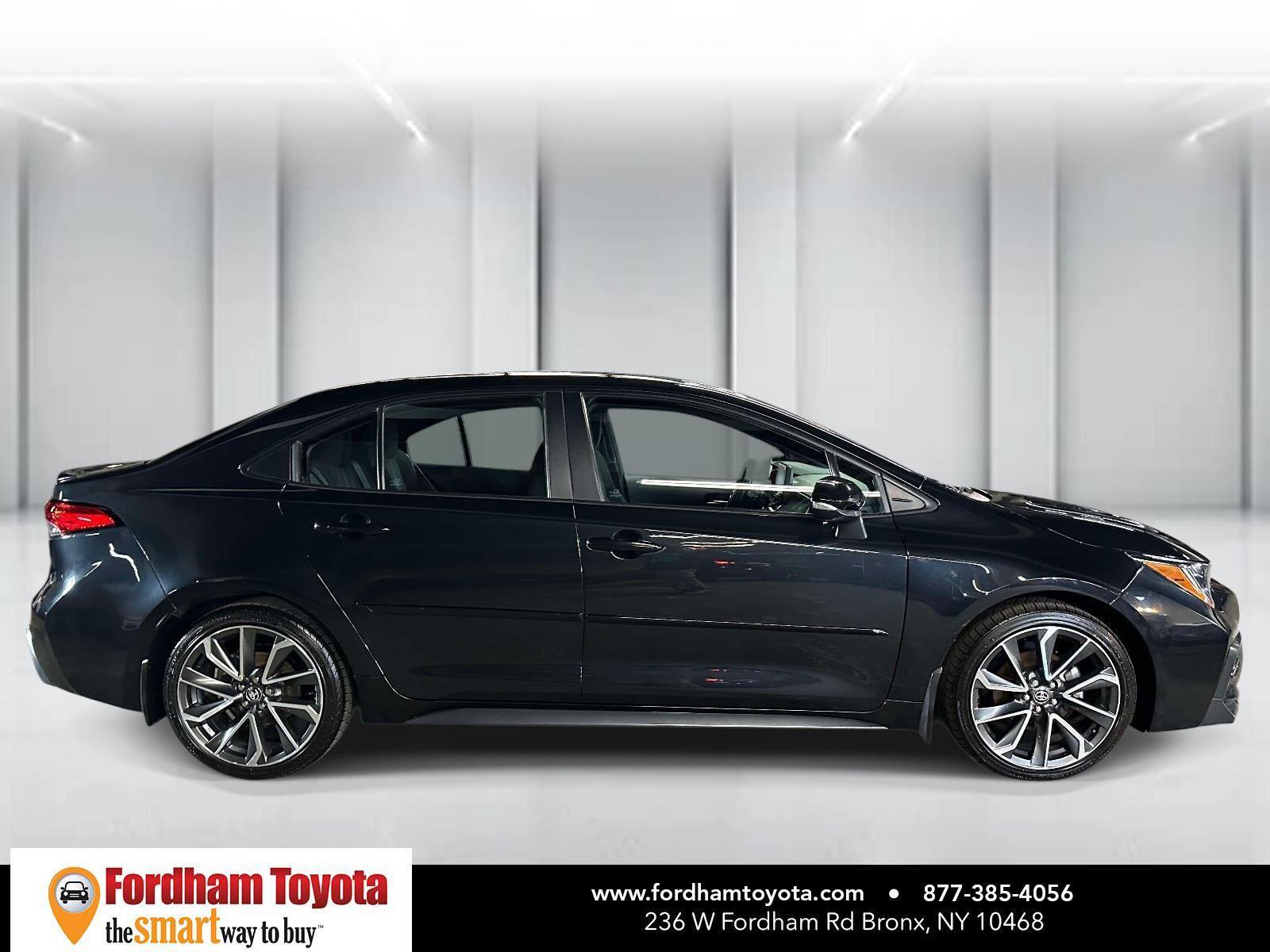 Certified 2022 Toyota Corolla SE FWD image 2