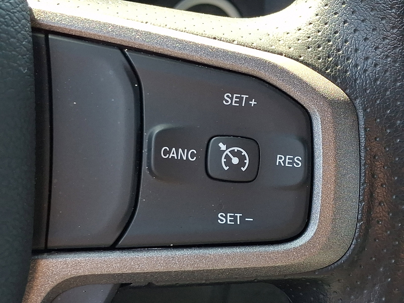 Used 2024 RAM 2500 Tradesman w/ Chrome Appearance Group image 23