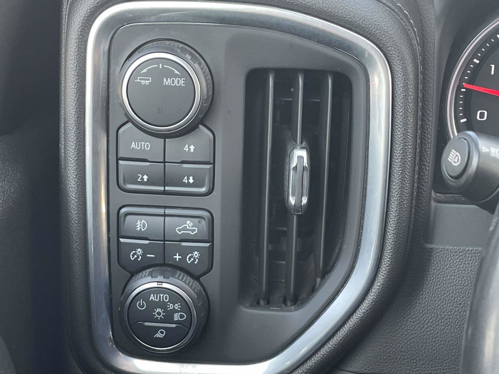 Certified 2022 Chevrolet Silverado 2500 High Country w/ Safety Package II AWD/4WD image 35