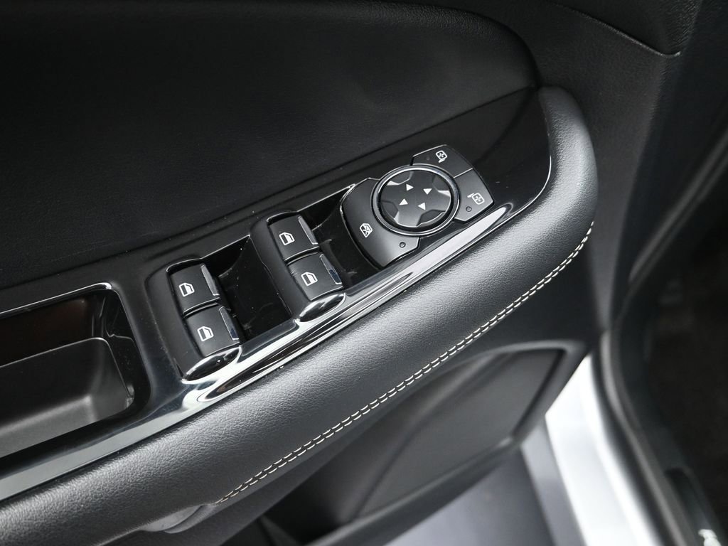 Used 2020 Ford Edge ST image 12