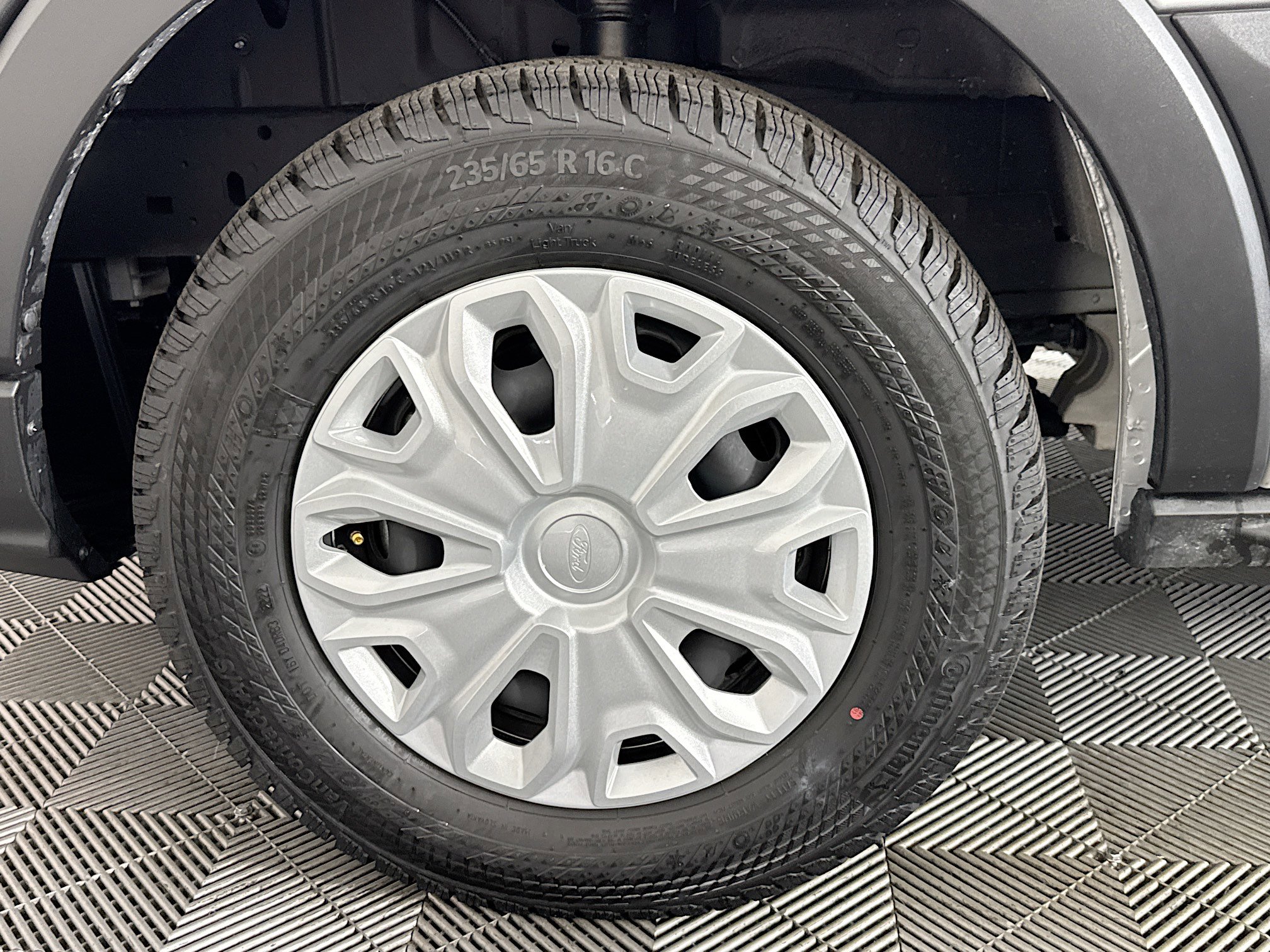 Used 2023 Ford E-Transit Low Roof image 33