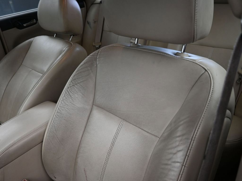 Used 2011 Chevrolet Impala LT w/ Luxury Edition Package FWD image 18