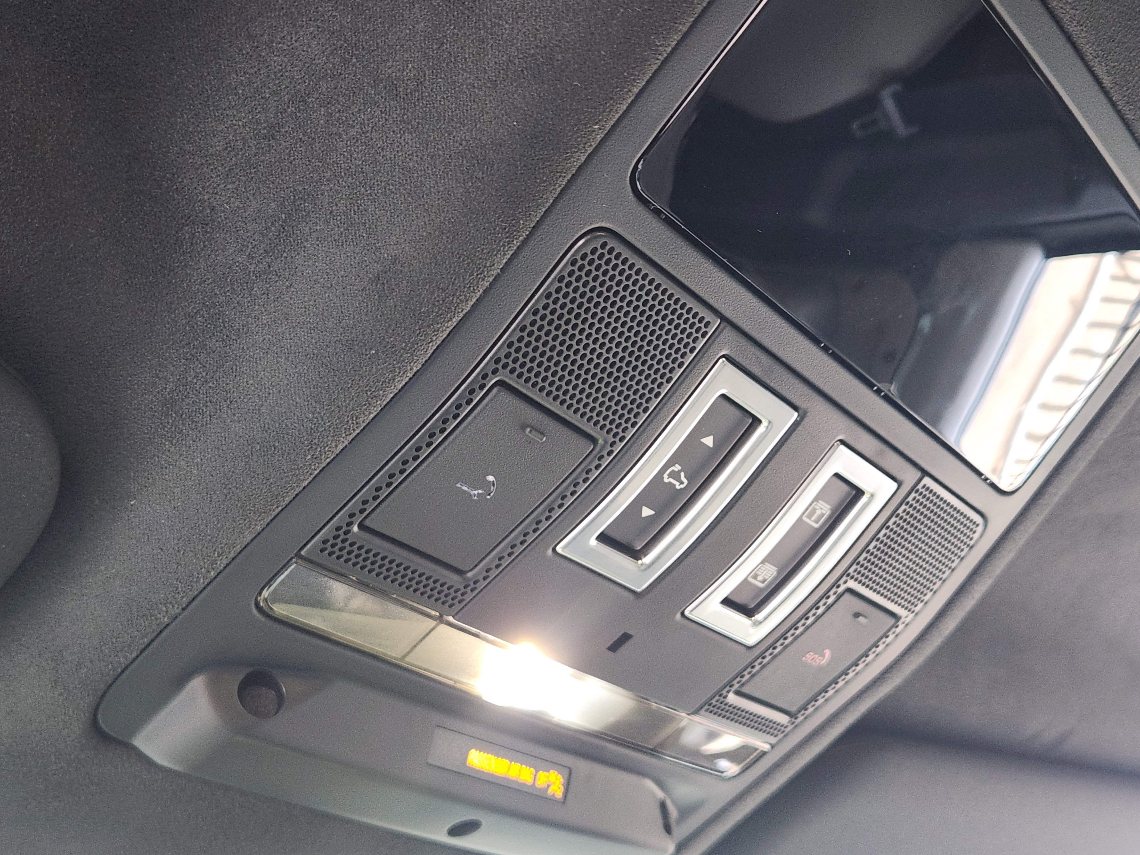 Certified 2025 Land Rover Defender 110 image 27