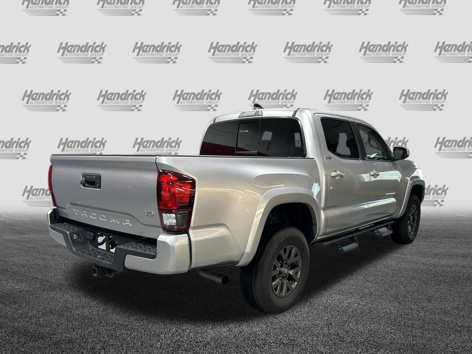 Used 2022 Toyota Tacoma SR5 w/ Technology Package RWD image 5