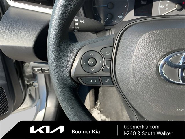 Used 2025 Toyota Corolla LE image 19