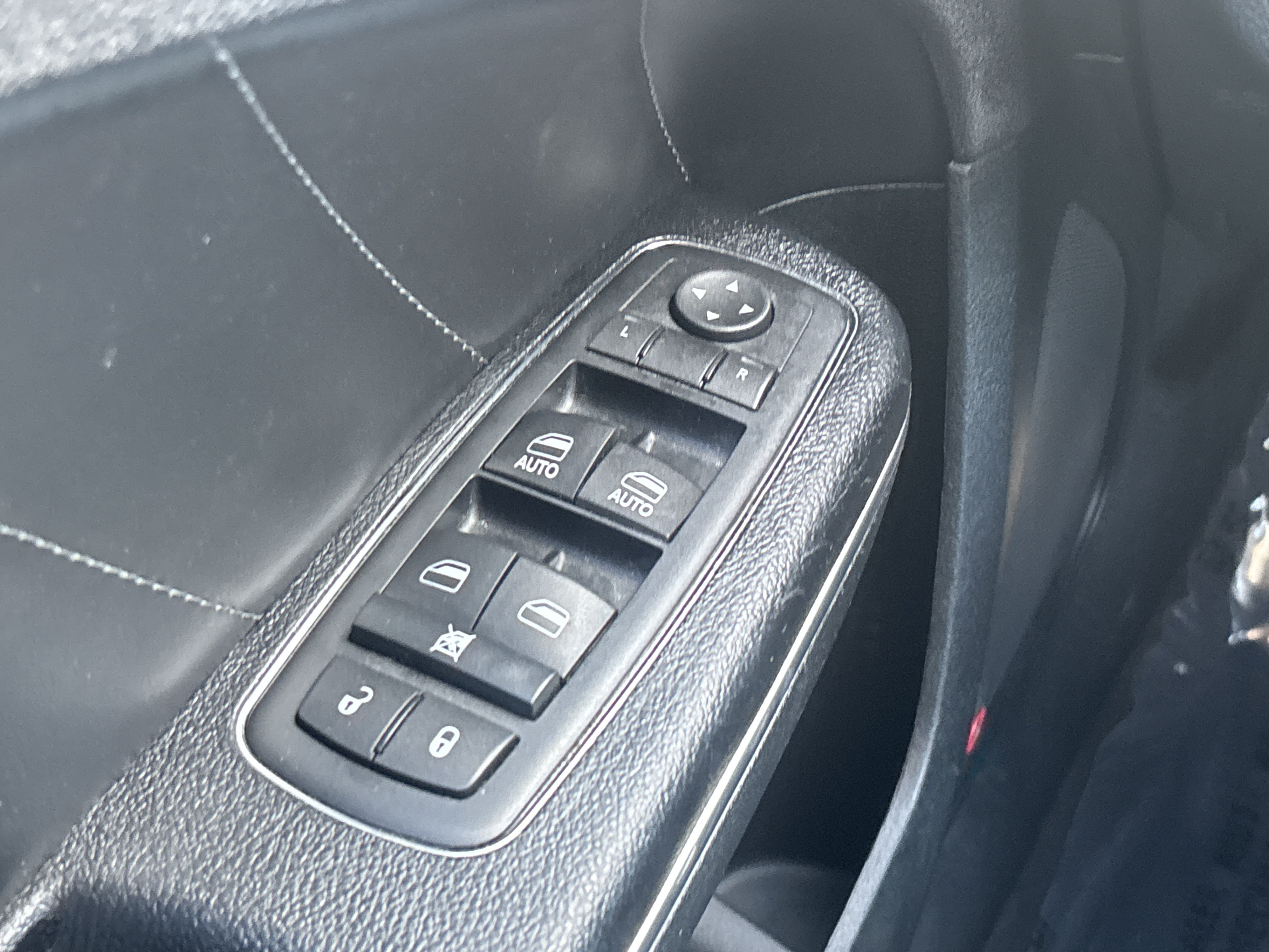 Used 2016 Dodge Charger SXT w/ AWD Premium Group image 10