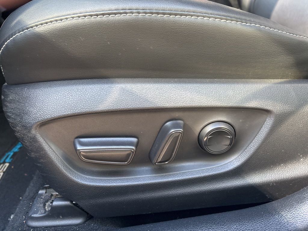 Used 2021 Toyota Prius Prime XLE w/ Carpet Mat Package (TMS) image 16