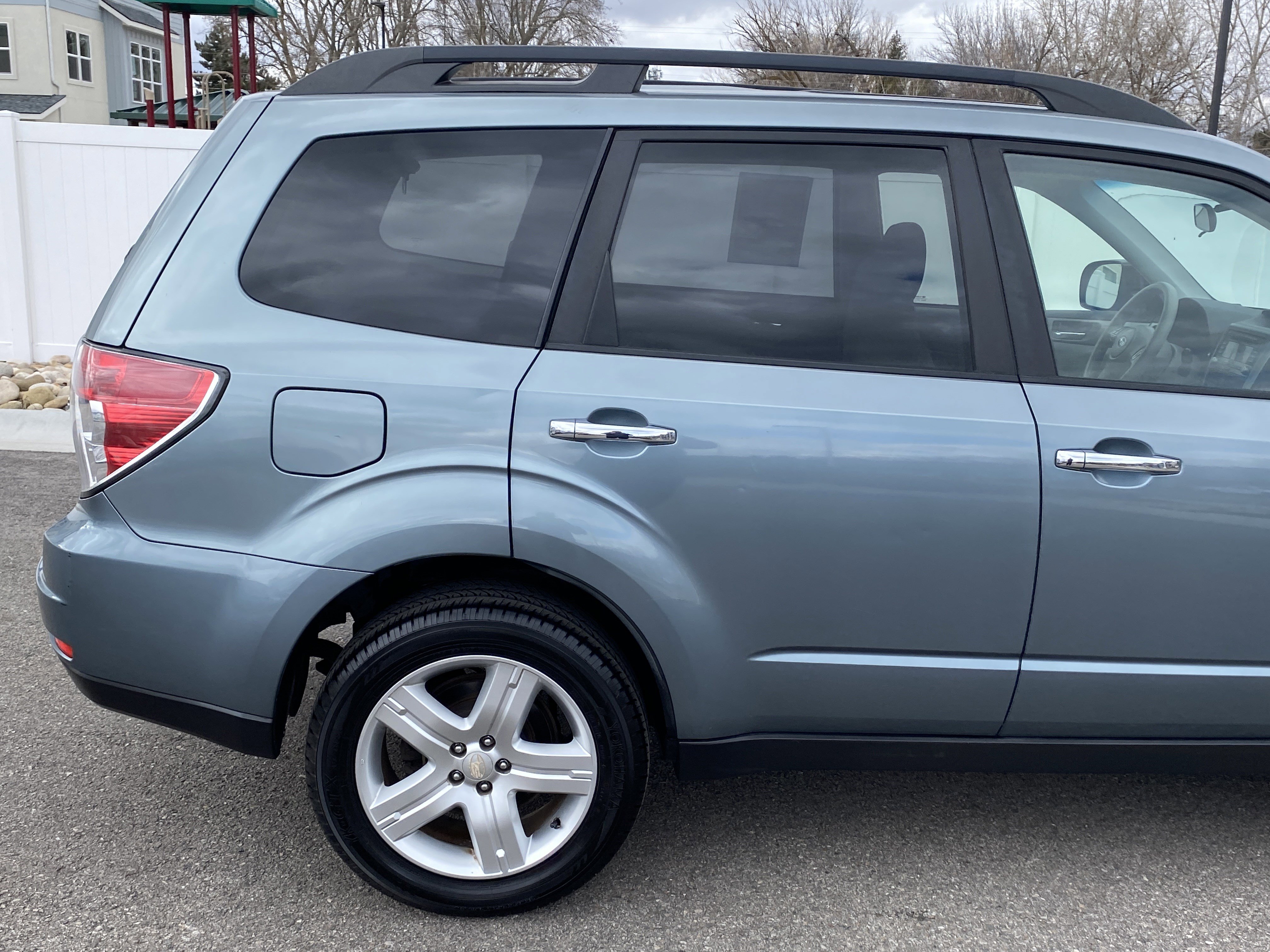 Used 2010 Subaru Forester 2.5X Premium image 6