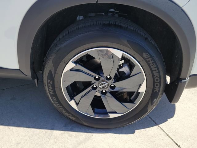 Used 2024 Nissan Rogue SV w/ SV Premium Package AWD/4WD image 14