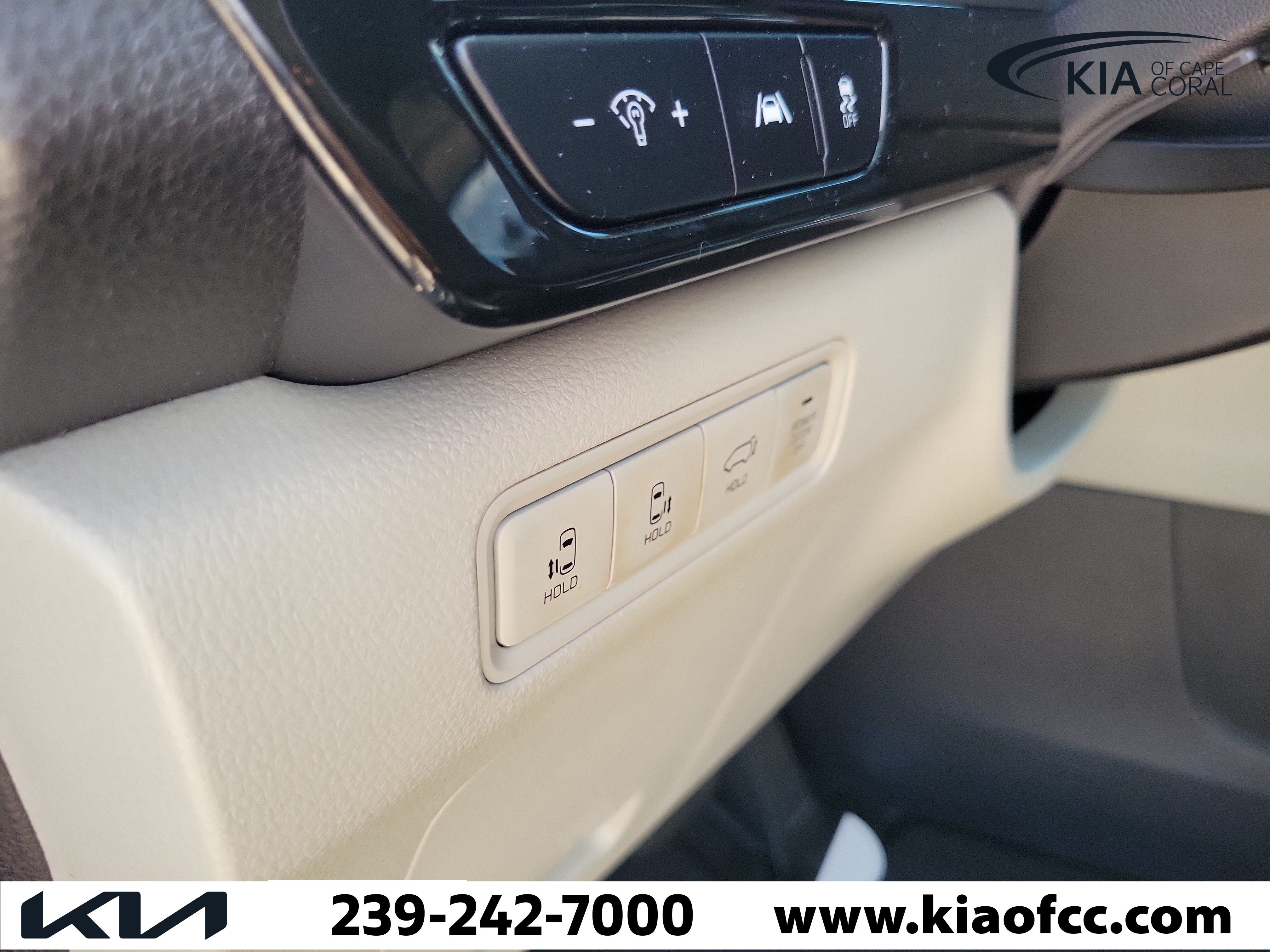 Certified 2023 Kia Carnival EX FWD image 27