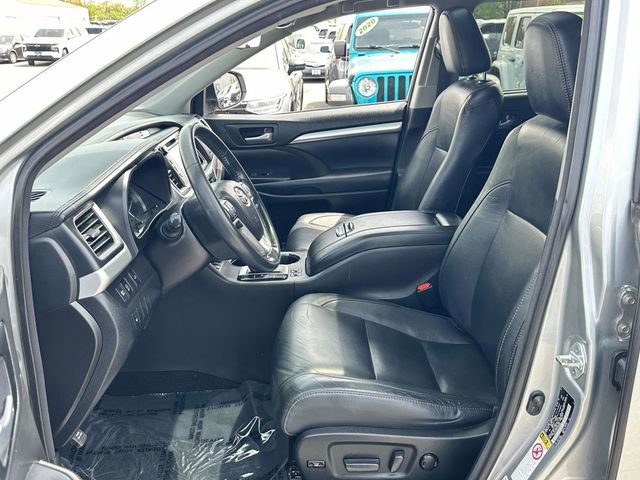 Used 2017 Toyota Highlander XLE AWD/4WD image 14