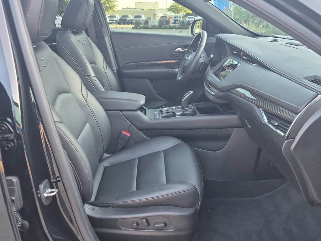 Used 2022 Cadillac XT4 Sport w/ Enhanced Visibility Package FWD image 24