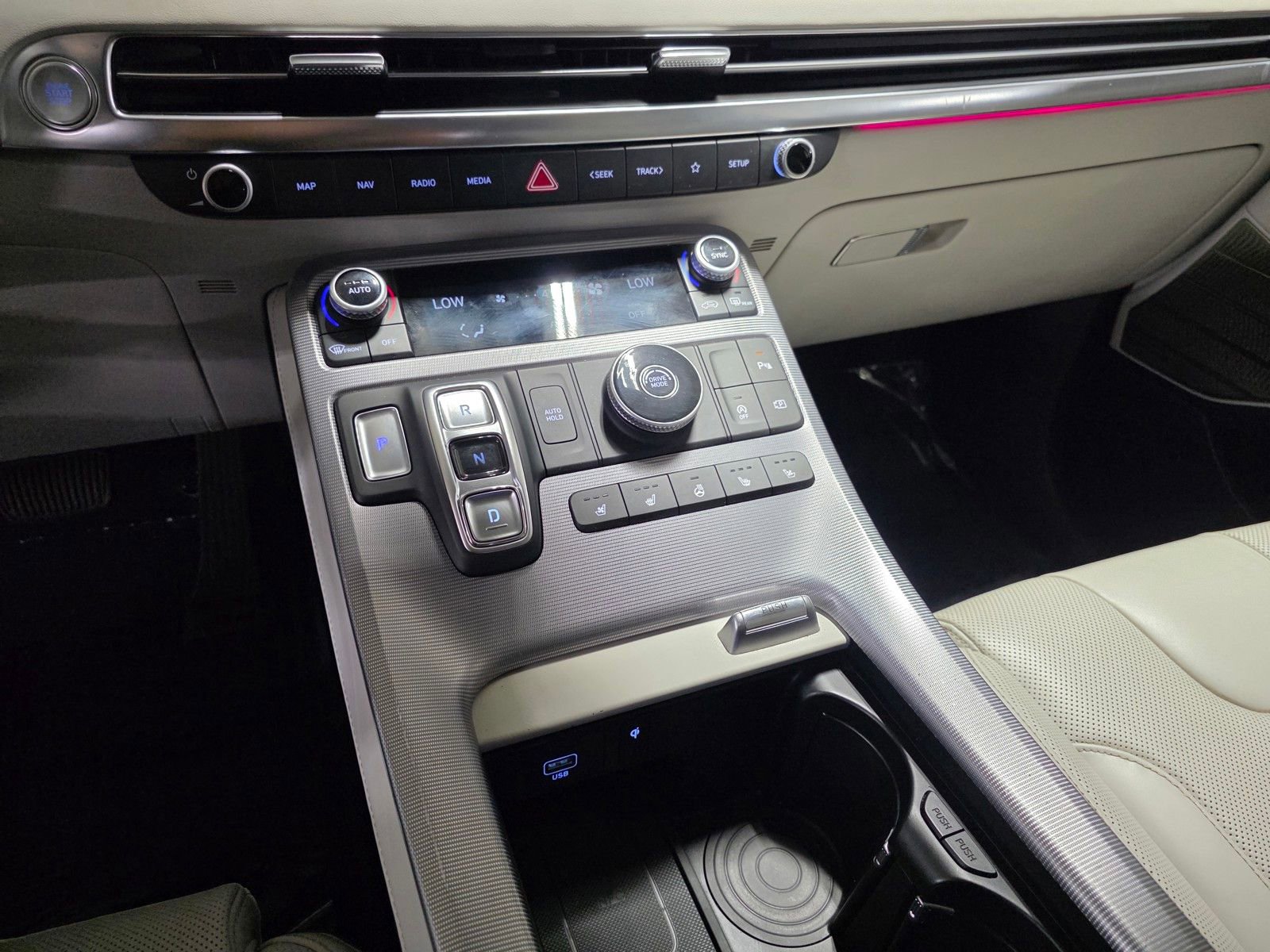 Used 2024 Hyundai Palisade Calligraphy image 29