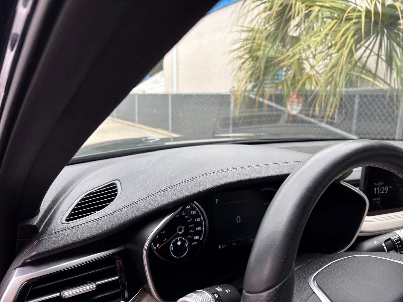 Used 2025 Genesis G70 2.5T AWD/4WD image 35
