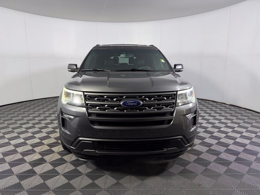 Used 2018 Ford Explorer XLT w/ Equipment Group 202A AWD/4WD image 2