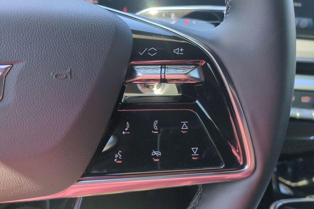 Certified 2024 Cadillac Lyriq Luxury image 27