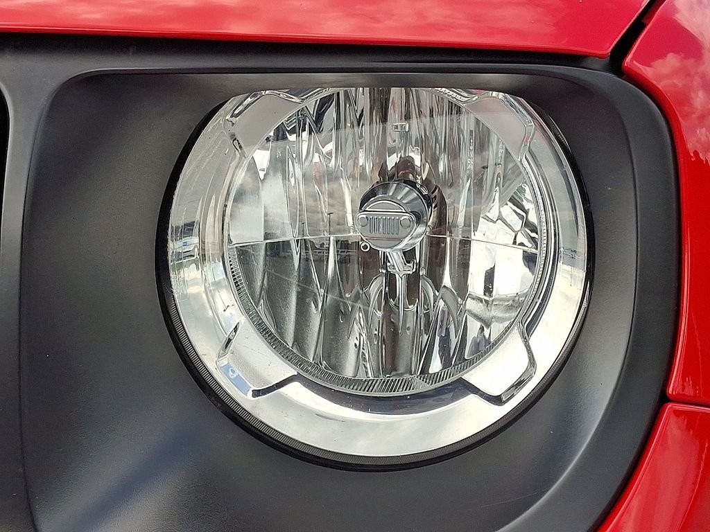 Used 2023 Jeep Renegade Altitude AWD/4WD image 10