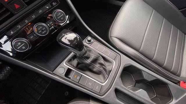 Used 2023 Volkswagen Jetta SE w/ Panoramic Sunroof Package FWD image 19