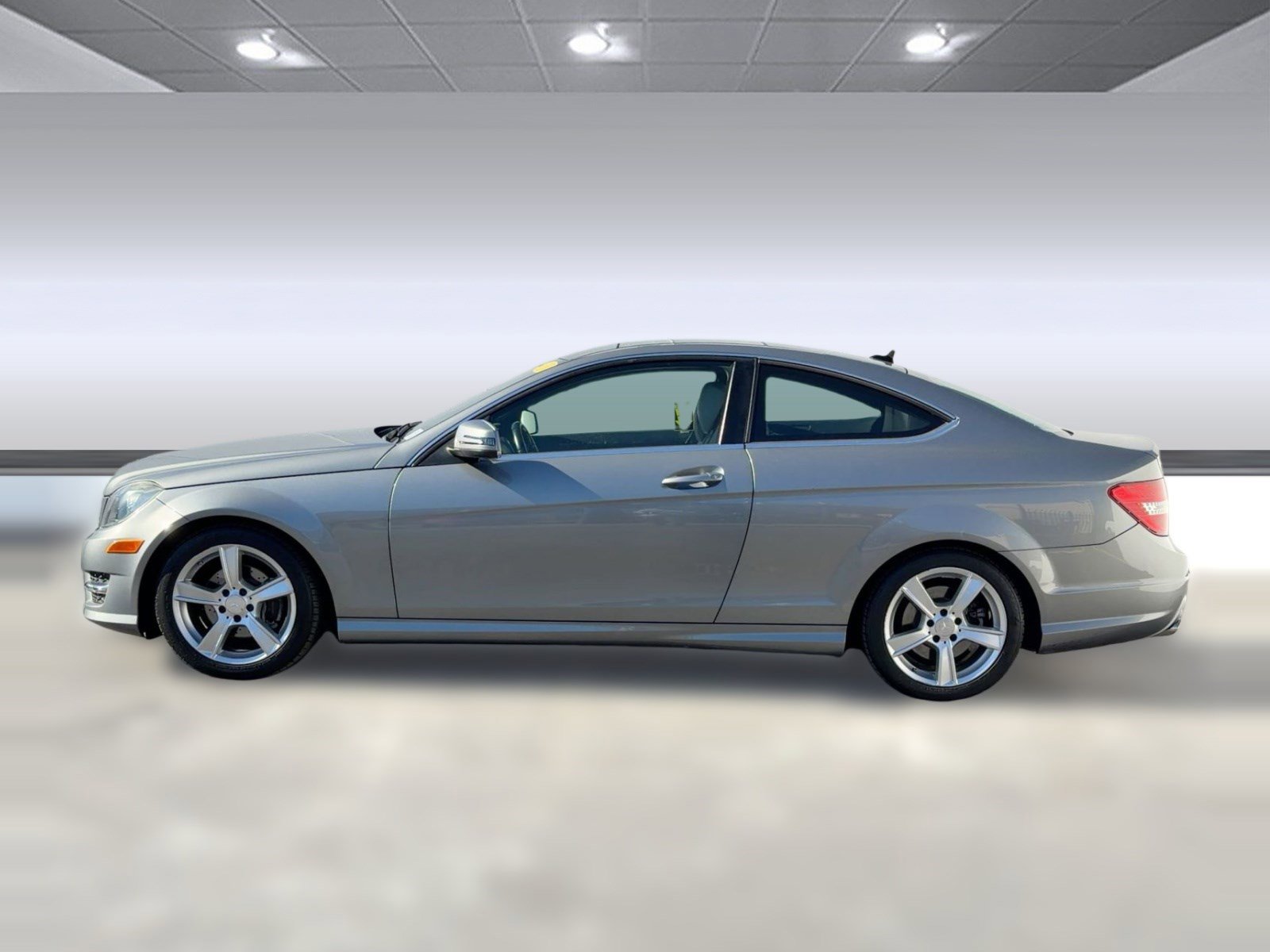 Used 2013 Mercedes-Benz C 250 Coupe image 2
