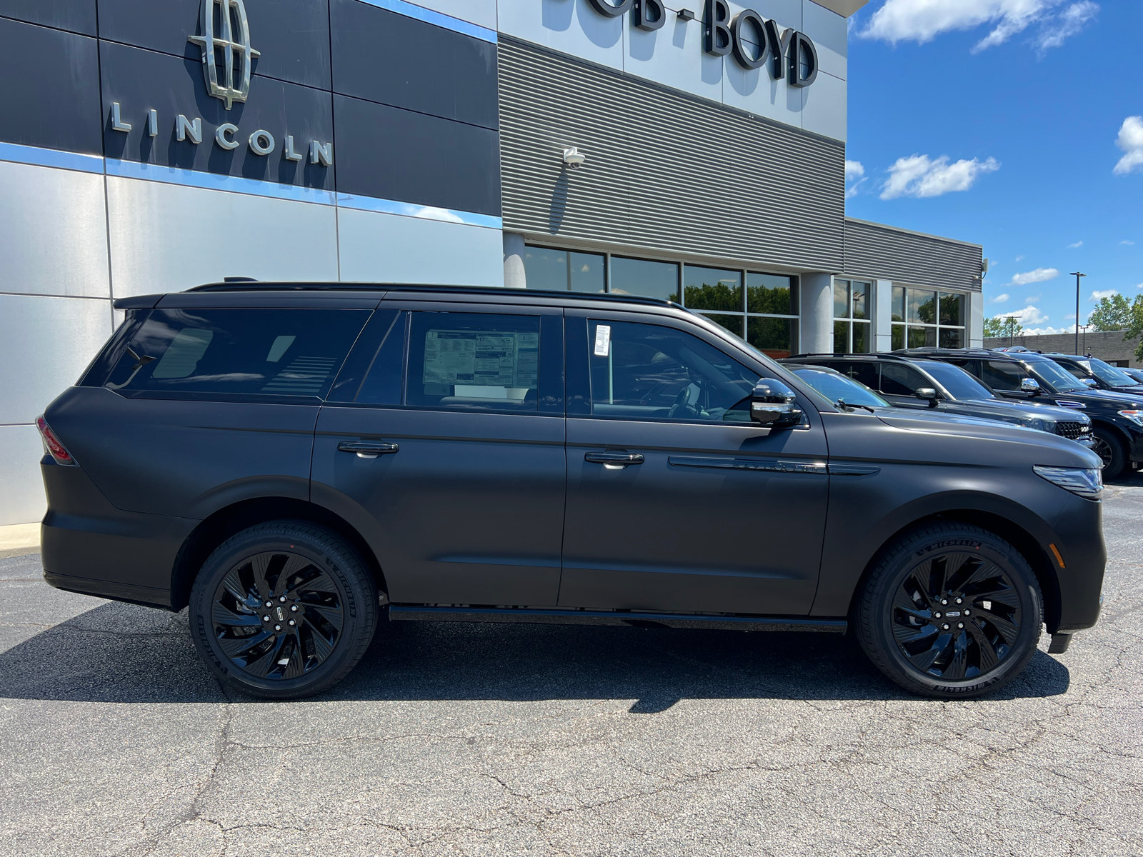 New 2026 Lincoln Navigator Reserve w/ Jet Appearance Package AWD/4WD image 10