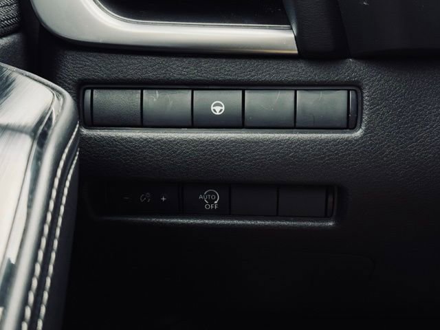 Used 2023 Nissan Rogue SV image 27