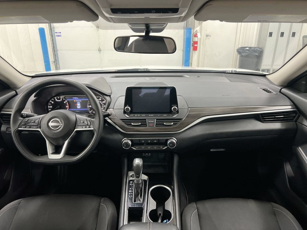 Used 2024 Nissan Altima 2.5 SV FWD image 10