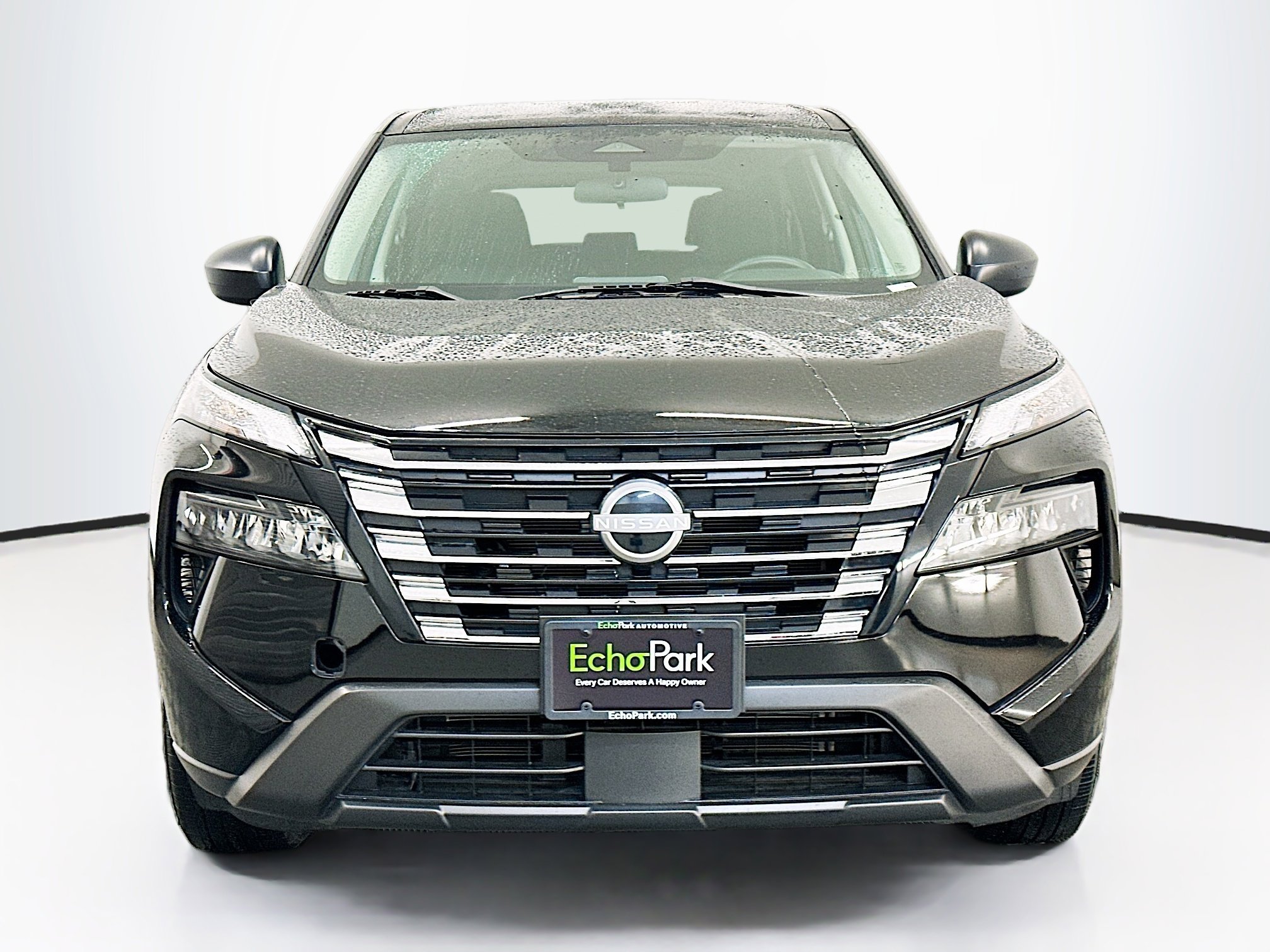 Used 2024 Nissan Rogue S AWD/4WD image 2
