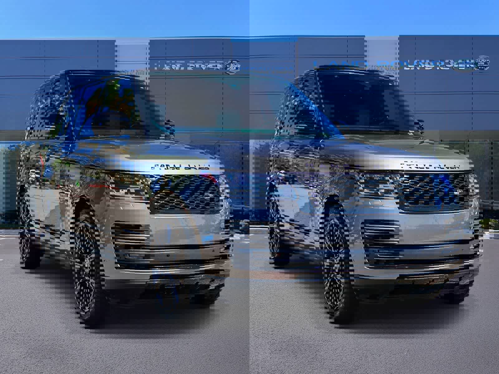 Used 2021 Land Rover Range Rover Westminster Edition image 3