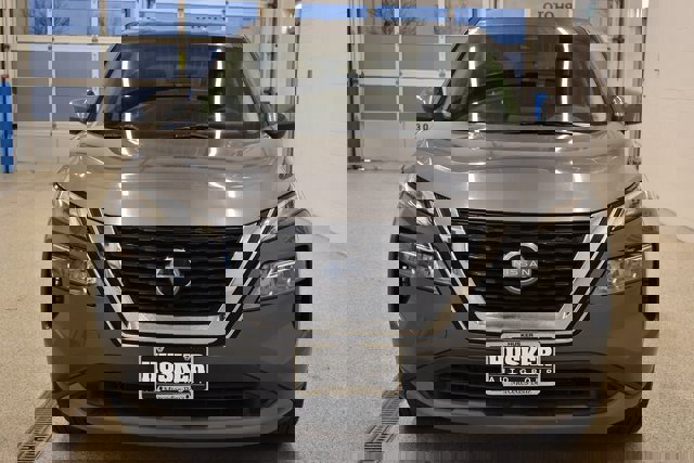 Used 2023 Nissan Rogue SV image 3