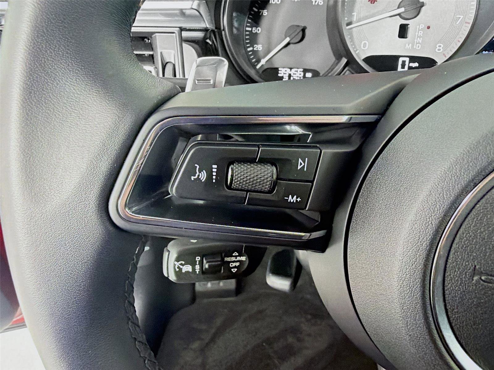 Certified 2023 Porsche Macan S AWD/4WD image 13