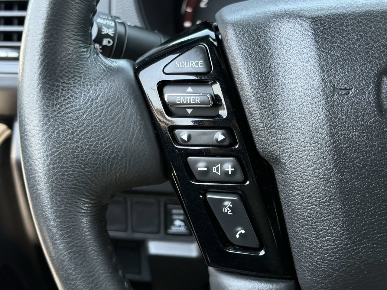 Used 2022 Nissan Frontier Pro-X w/ Pro-X Premium Package RWD image 13