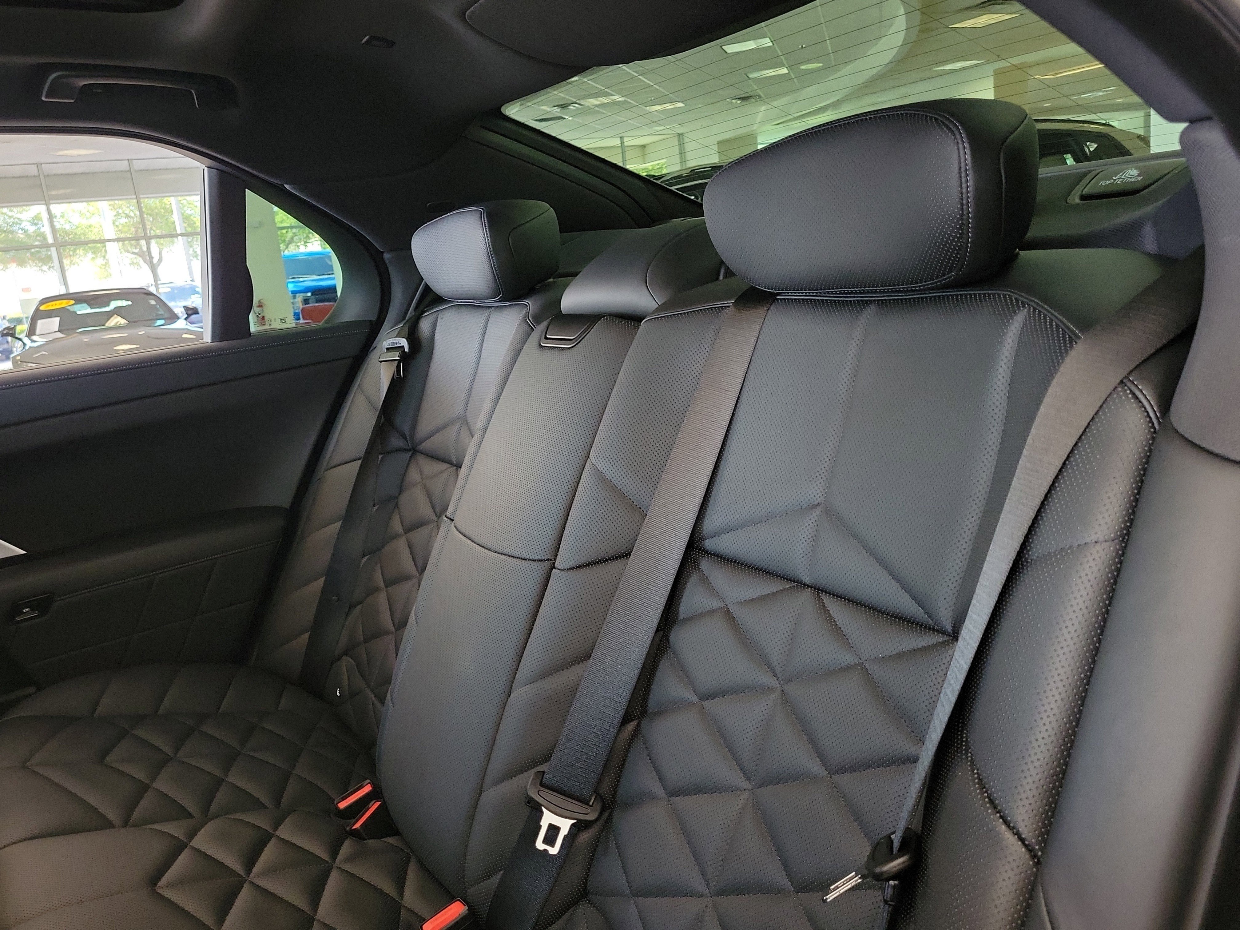 Used 2025 BMW 740i w/ Premium Package RWD image 10