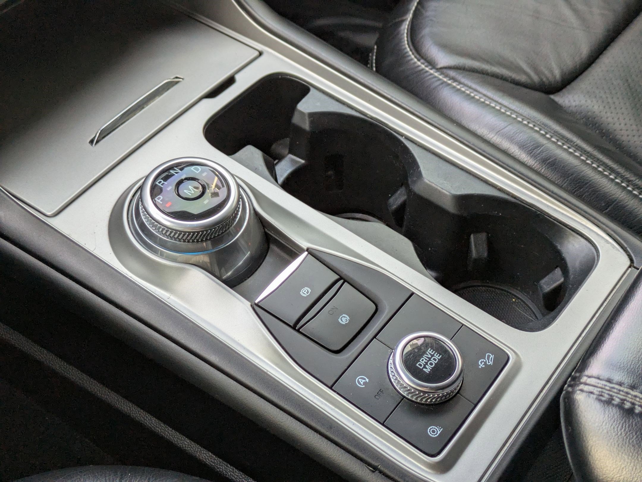 Used 2020 Ford Explorer XLT w/ Comfort Package image 21