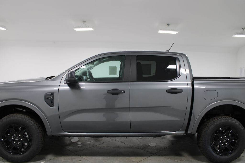 New 2025 Ford Ranger XLT w/ Black Appearance Package image 5