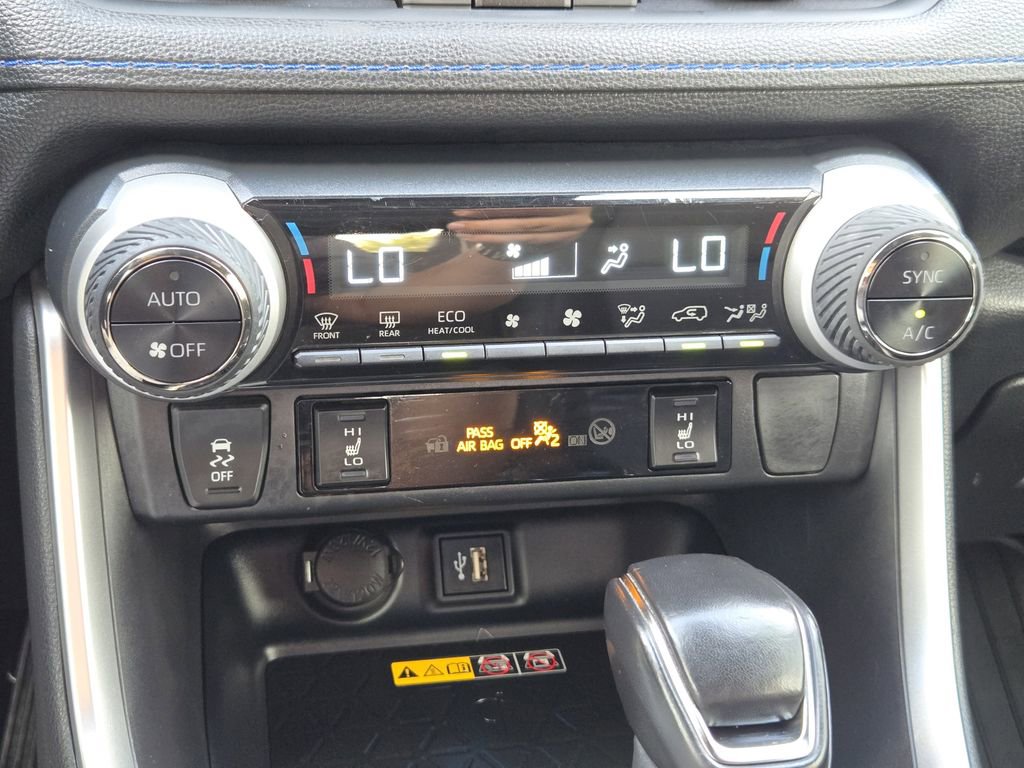 Used 2025 Toyota RAV4 XSE w/ Advanced Technology Package image 21