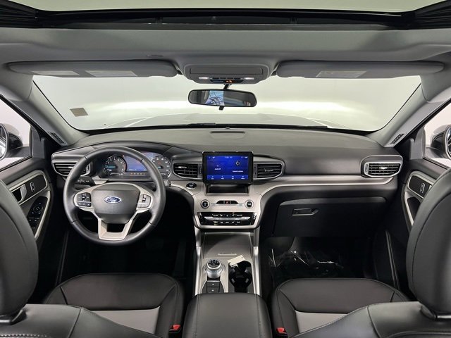 Used 2023 Ford Explorer XLT w/ XLT Sport Appearance Package image 23