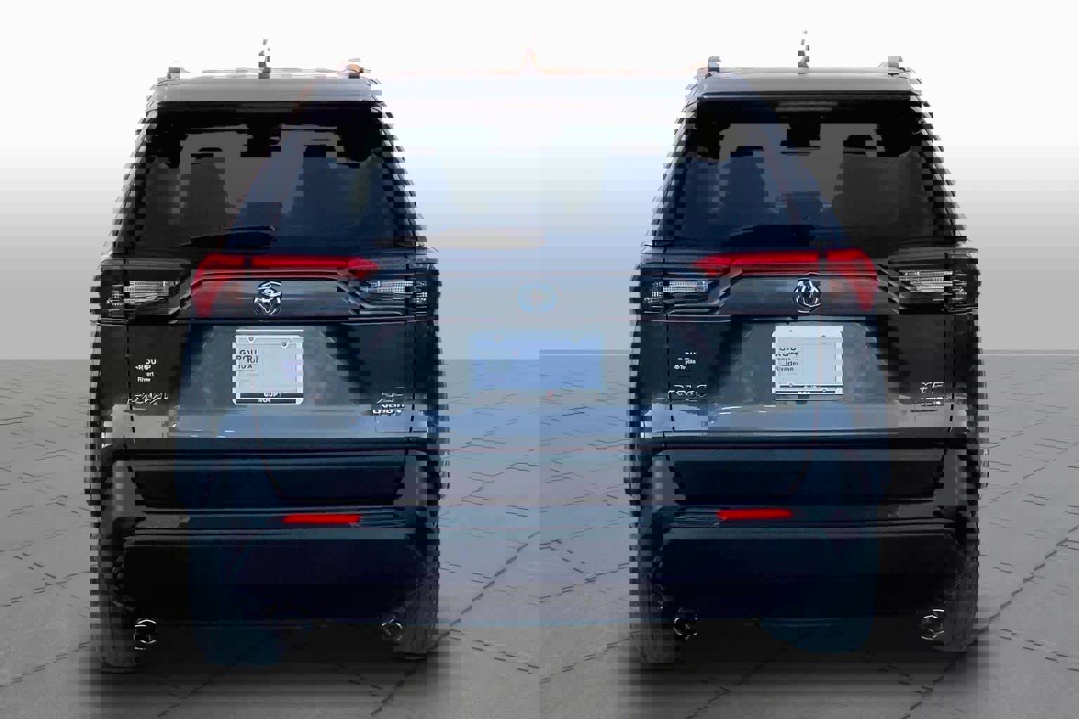 Used 2020 Toyota RAV4 XLE w/ Convenience Package image 5