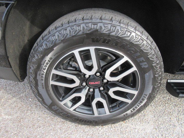 Used 2023 GMC Yukon XL AT4 w/ AT4 Premium Package image 10