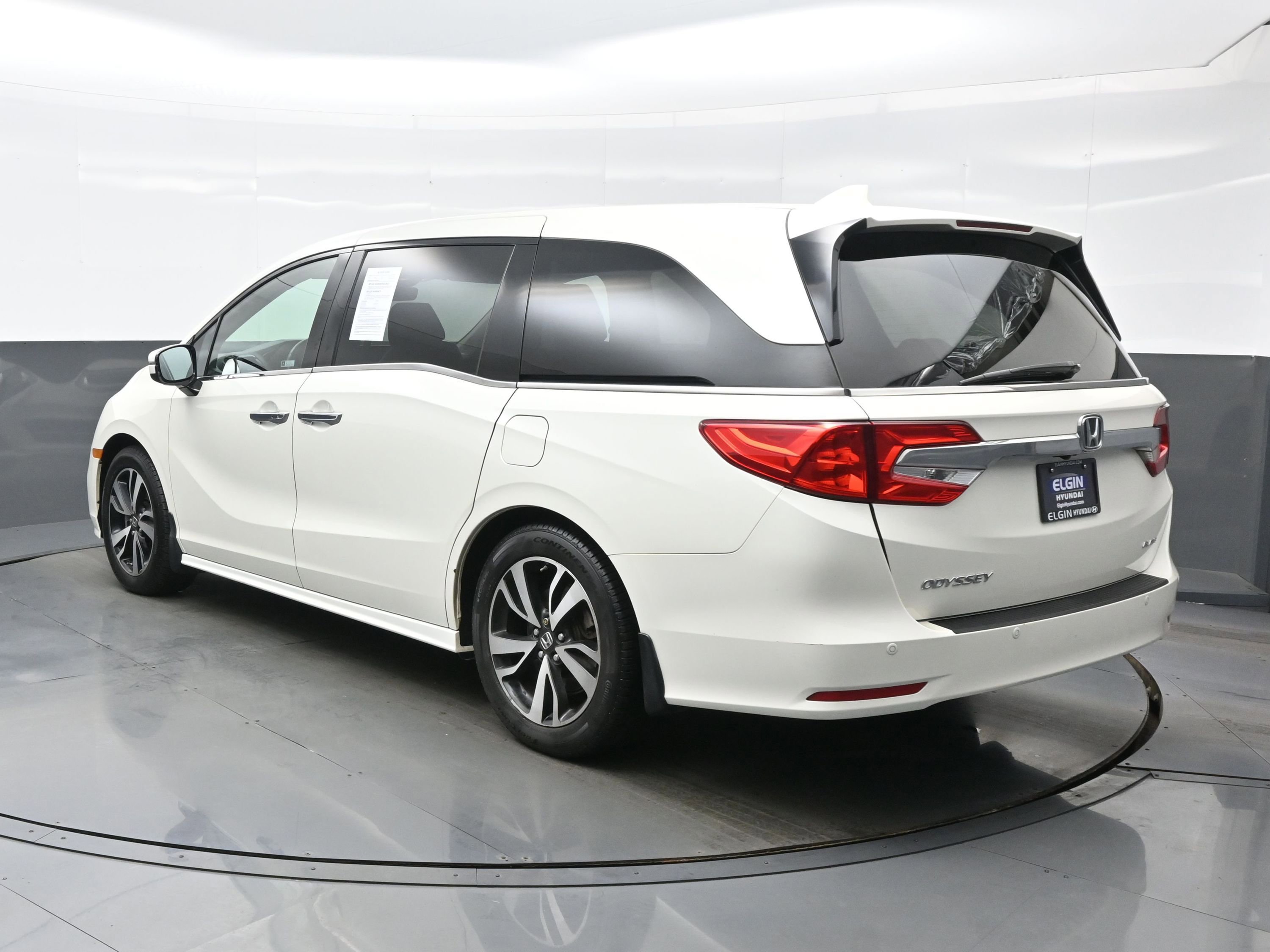 Used 2019 Honda Odyssey Elite image 4