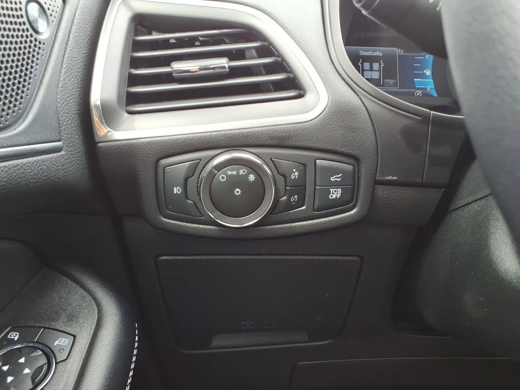Used 2023 Ford Edge Titanium w/ Equipment Group 301A AWD/4WD image 16