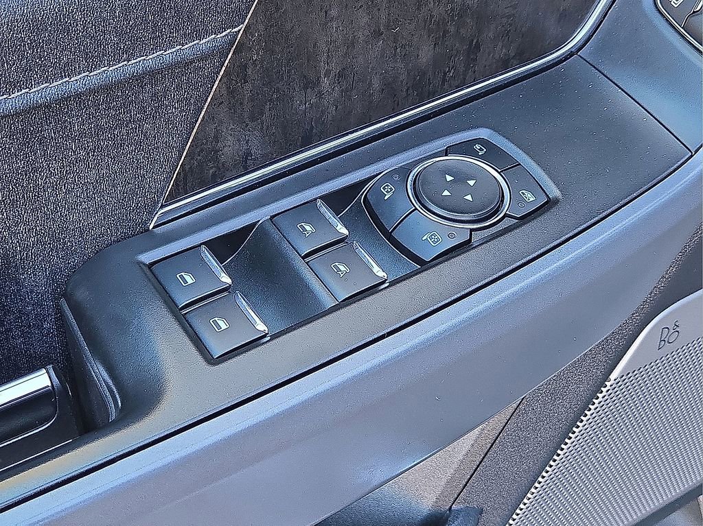 Used 2023 Ford F150 Lariat w/ Trailer Tow Package image 21