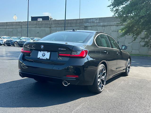 New 2026 BMW 330i xDrive Sedan w/ Premium Package AWD/4WD image 3