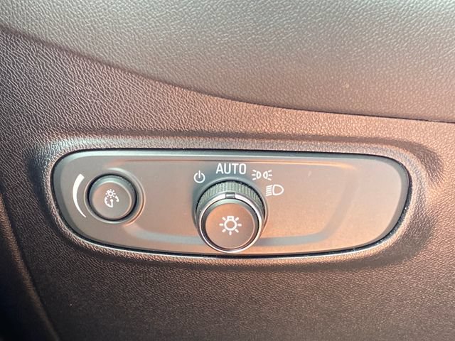 Used 2018 Chevrolet Equinox LT AWD/4WD image 31