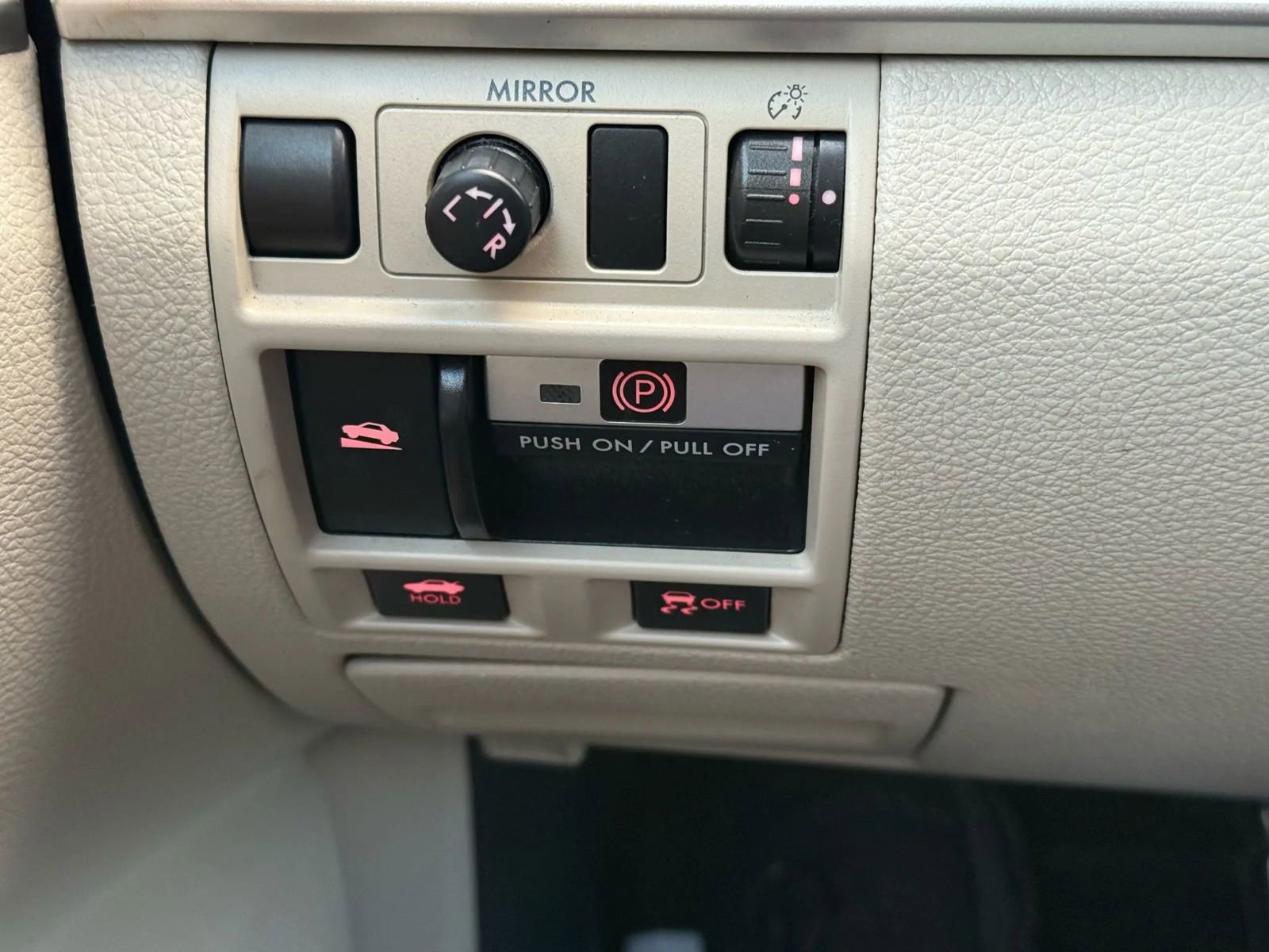 Used 2013 Subaru Legacy 2.5i Premium w/ All-Weather Pkg + Moonroof image 28