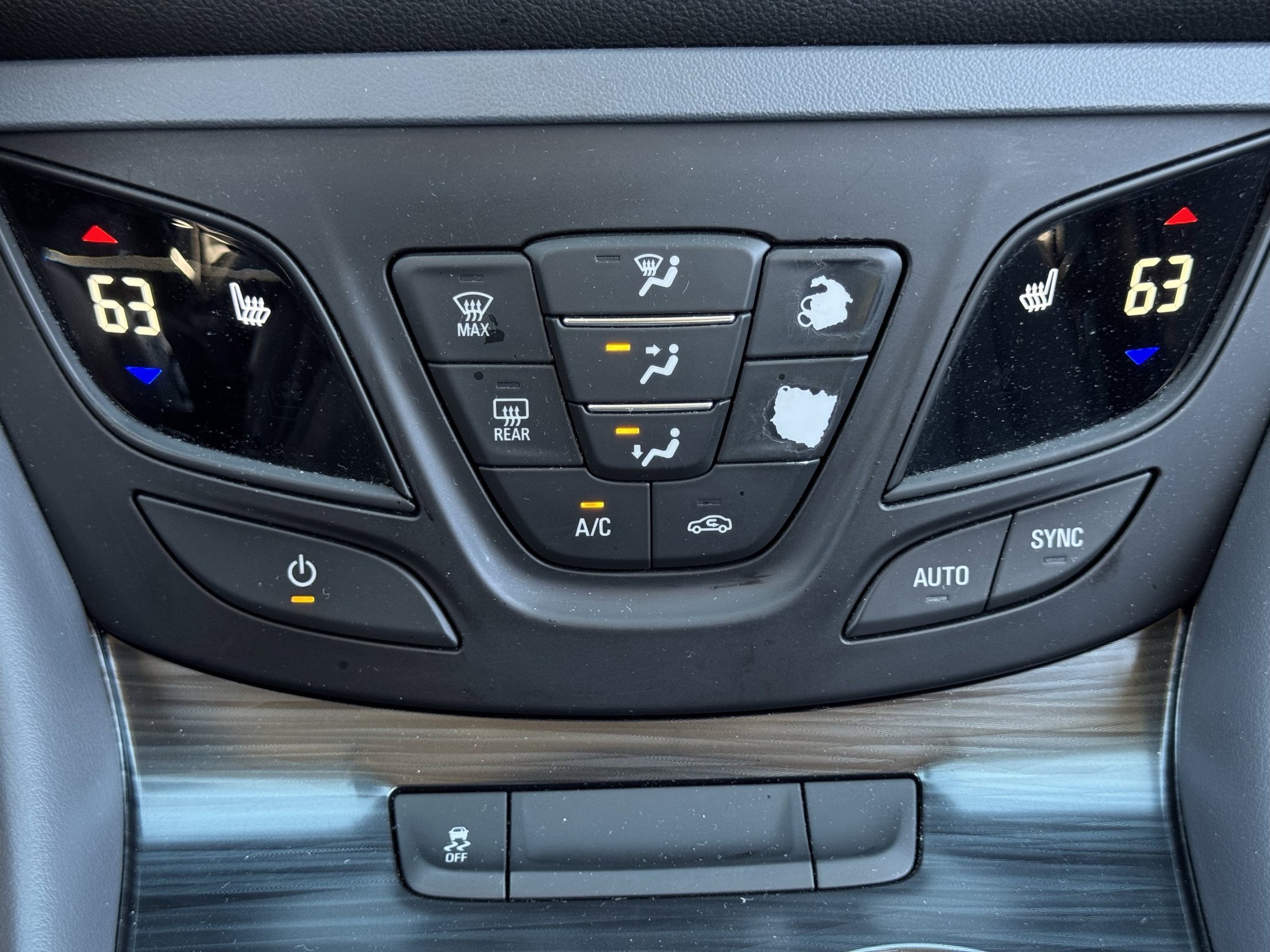Used 2019 Buick Envision Essence FWD image 14
