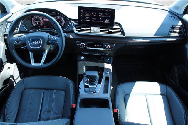Used 2022 Audi Q5 2.0T Premium Plus w/ Premium Plus Package AWD/4WD image 17